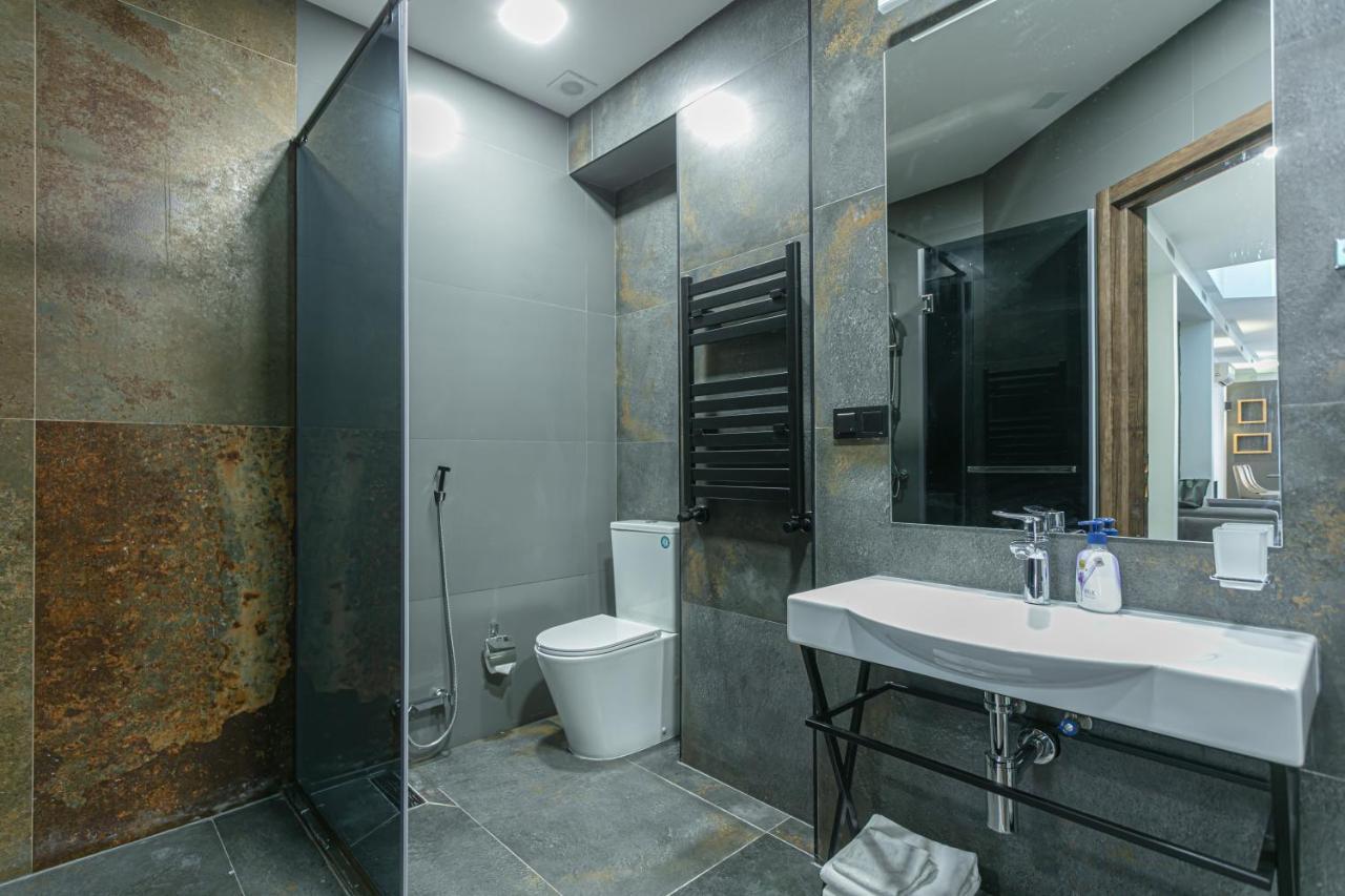 Luxe Apartment In Center Yerevan Exterior photo