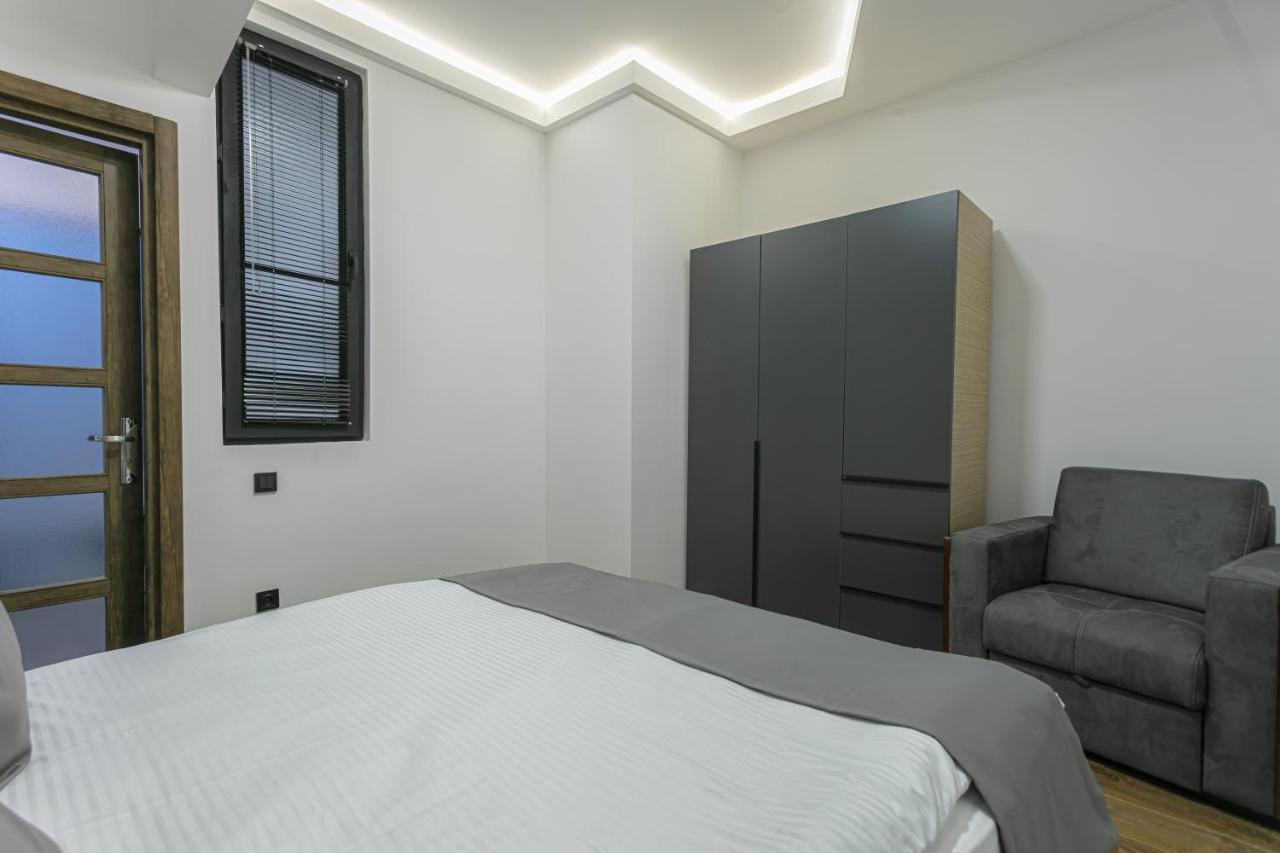 Luxe Apartment In Center Yerevan Exterior photo